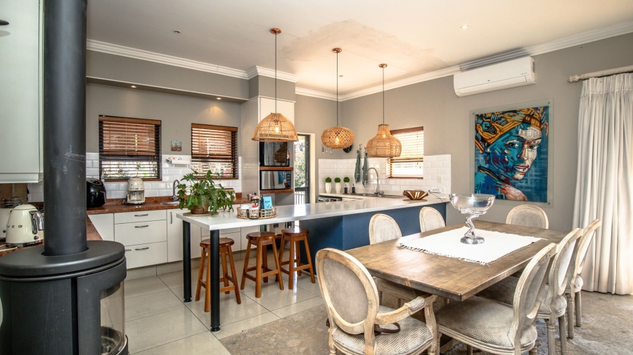 3 Bedroom Property for Sale in The Coves North West